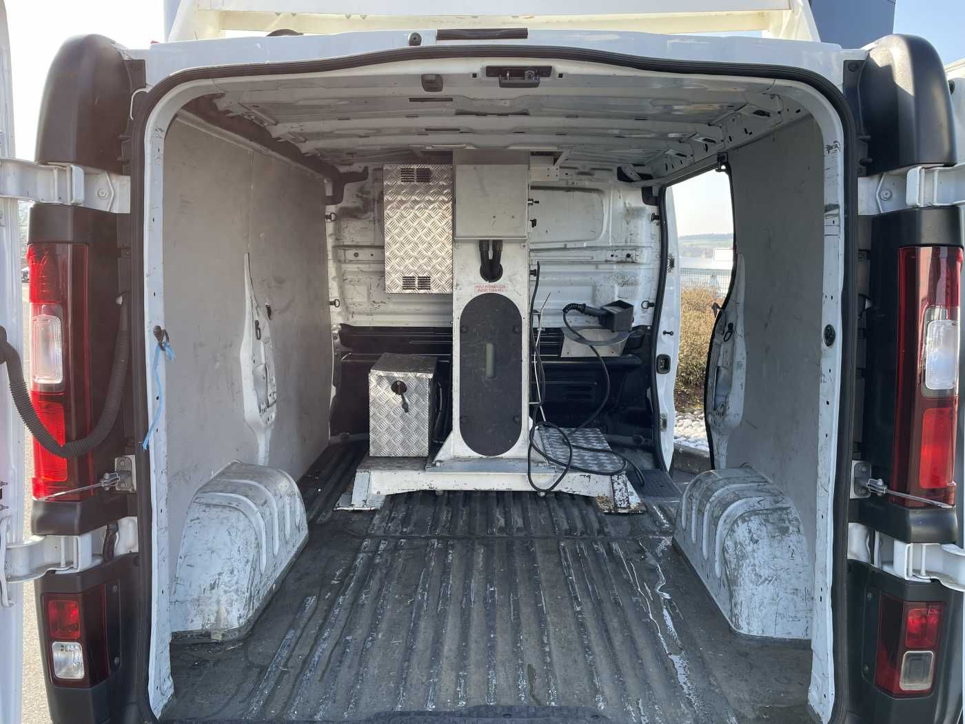 Fahrzeugabbildung Renault Trafic dCi 120 L1H1 / TIME France ETL 21 8m