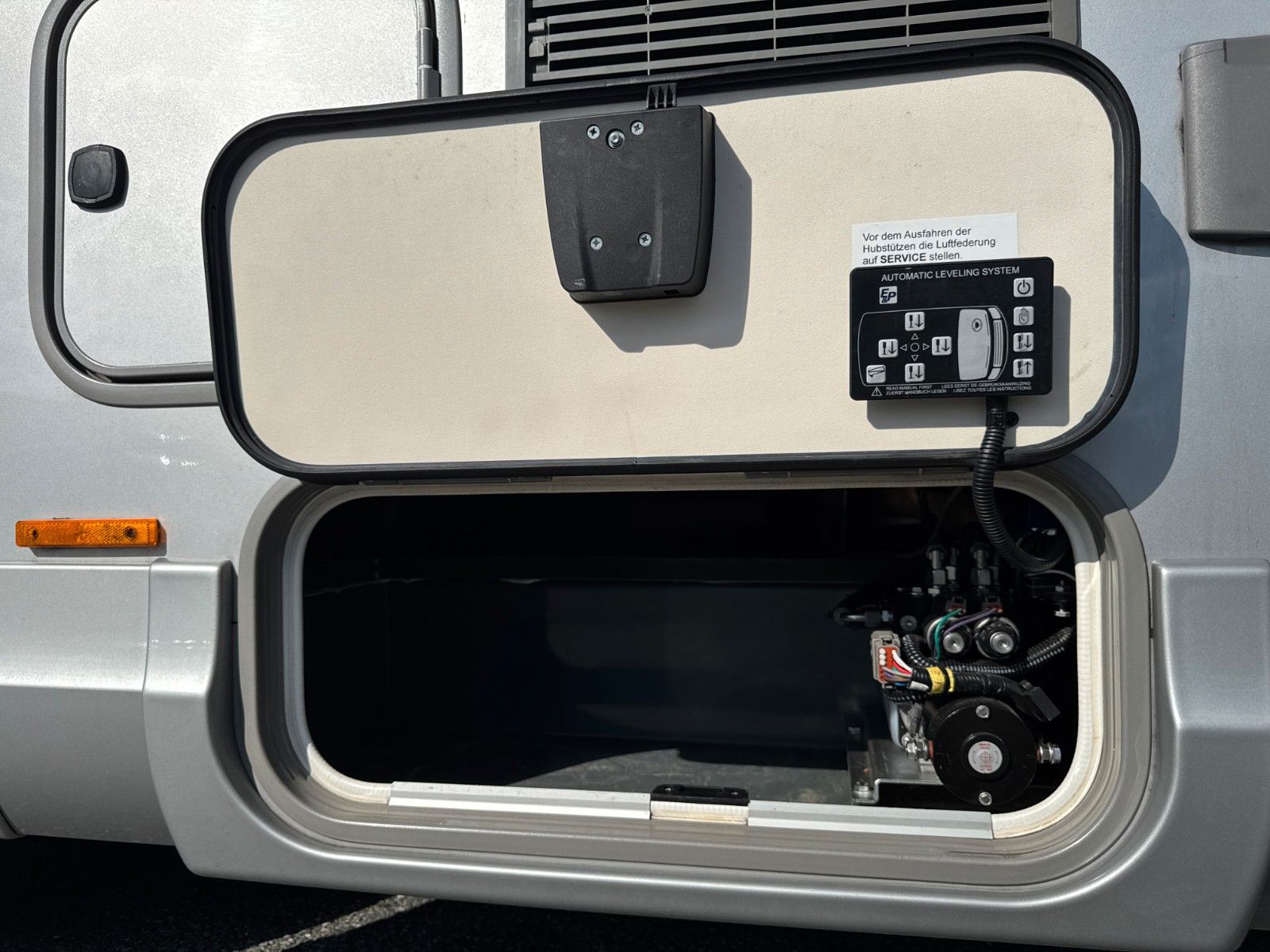 Fahrzeugabbildung Bürstner Elegance I 728G-Hydraulische Stützen-Luftfeder!