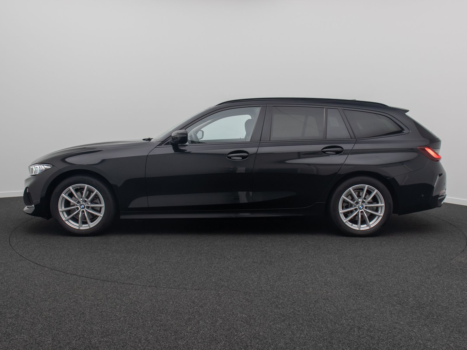 Fahrzeugabbildung BMW 320d HUD Sport Memory Kamera DAB Komfort DrivAss