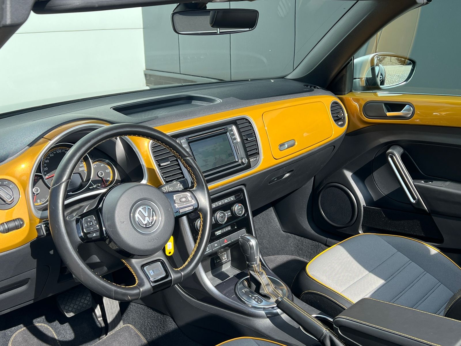 Fahrzeugabbildung Volkswagen Beetle Cabrio Dune 2.0 TDI DSG *Xenon, Navi, Sit