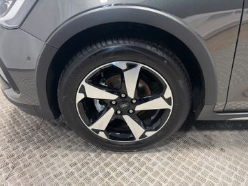 Ford Focus Turnier Active X Leder Pano HeadUp