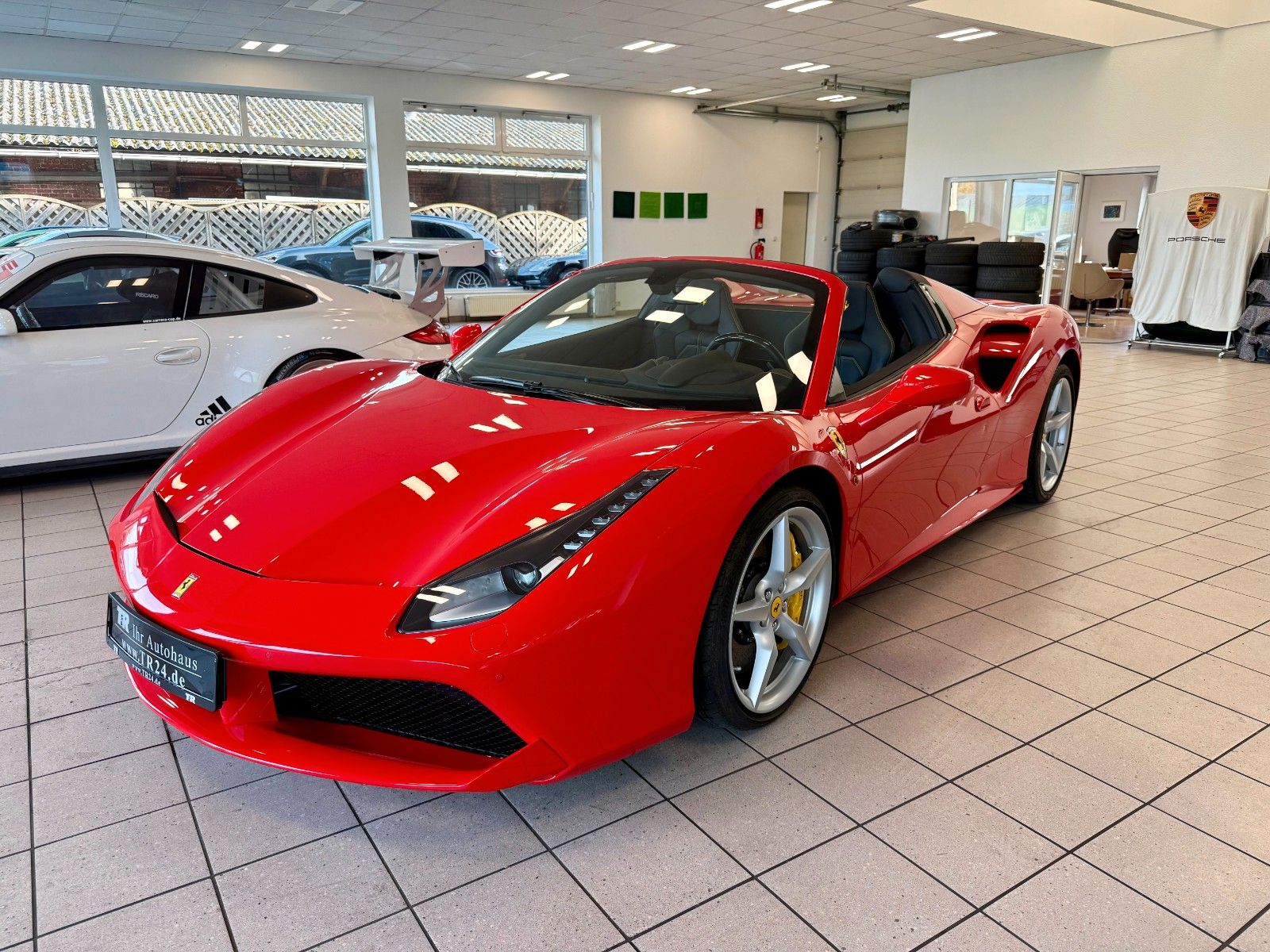 Fahrzeugabbildung Ferrari 488 Spider F1 LIFT / RACINGSEATS / KAMERA