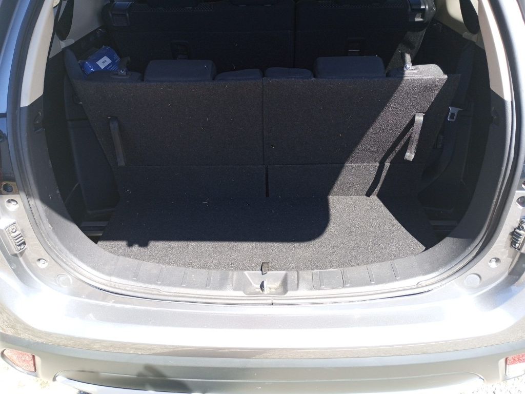 Fahrzeugabbildung Mitsubishi Outlander PLUS 2.2 DI-D 4WD 7-Sitzer AHK WKR
