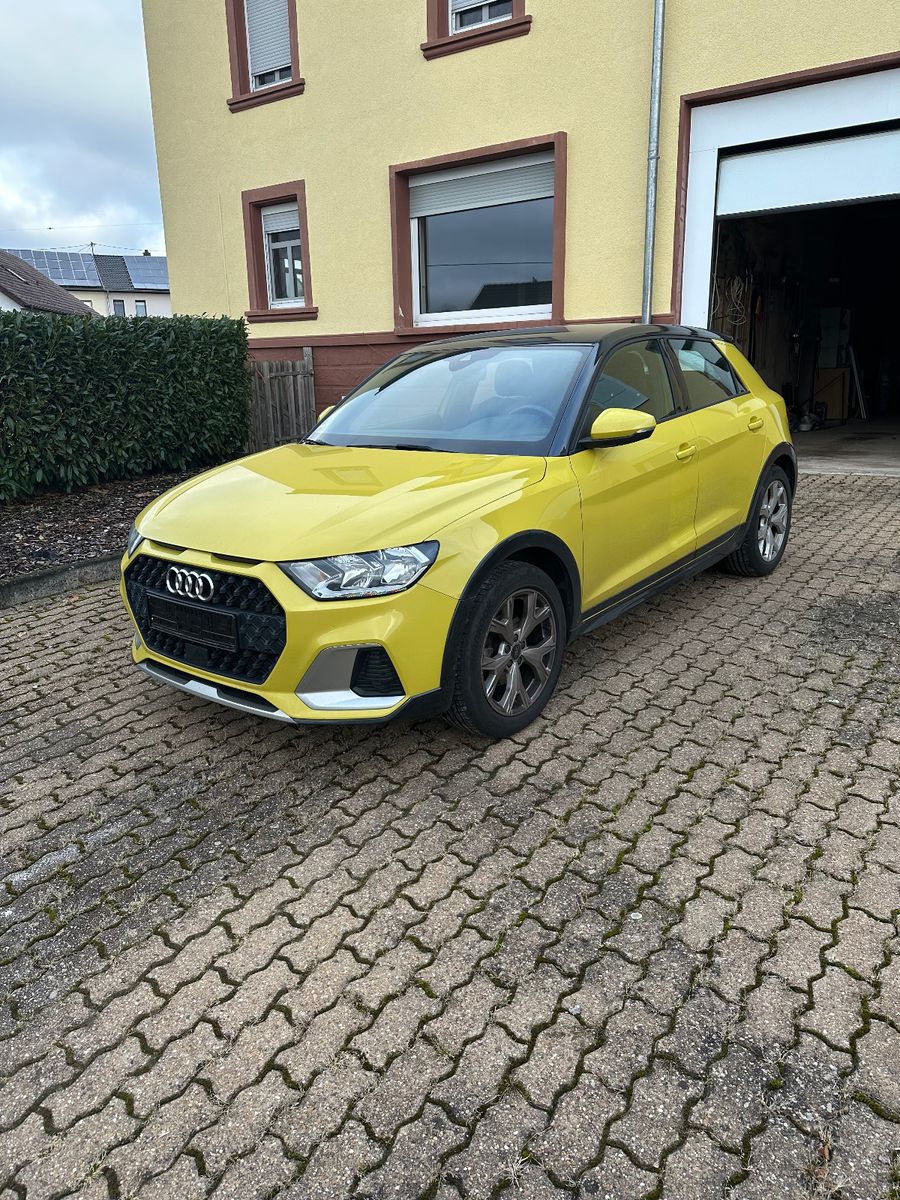 AUDI A1 35 TFSI citycarver 2xS-Line Navi Kamera