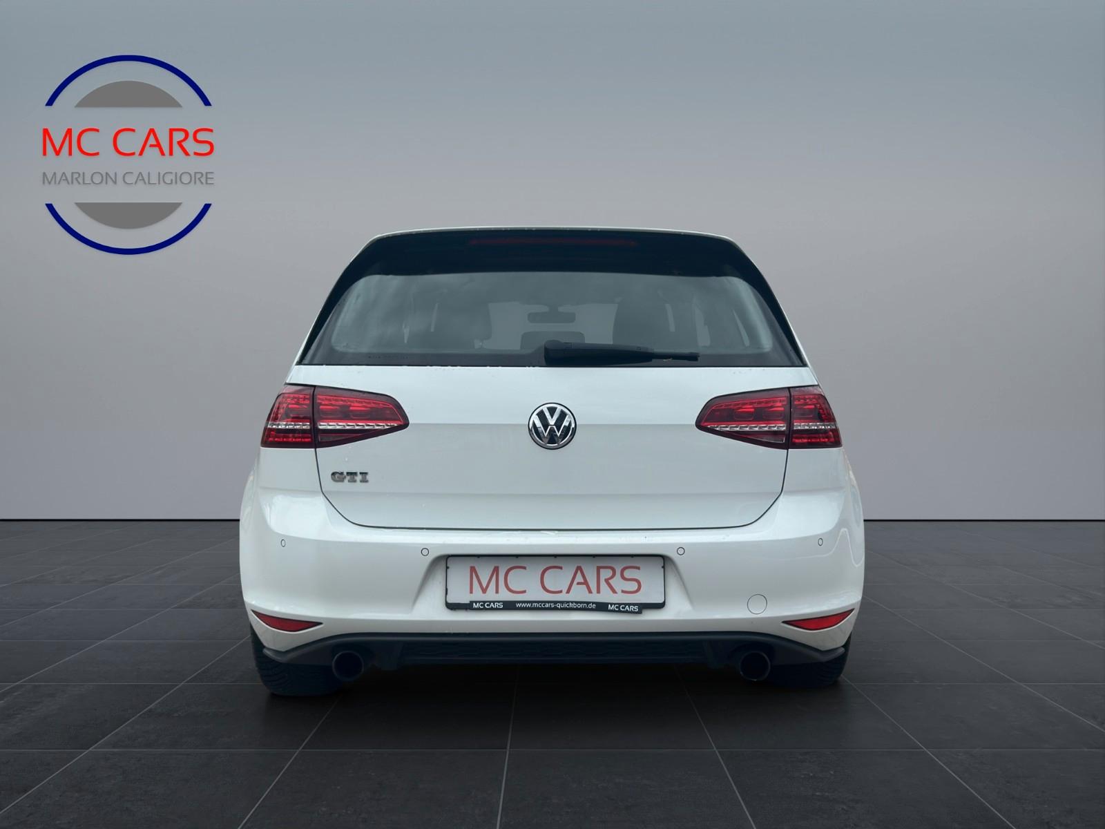 Volkswagen Golf 7 GTI 220 ch DSG • Sellerie tartan • Xénon • Radars AV/AR • Clim bizone
