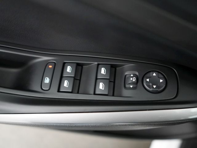 Grandland ELEGANCE AT+LED MATRIX+NAVI+360 GRAD K