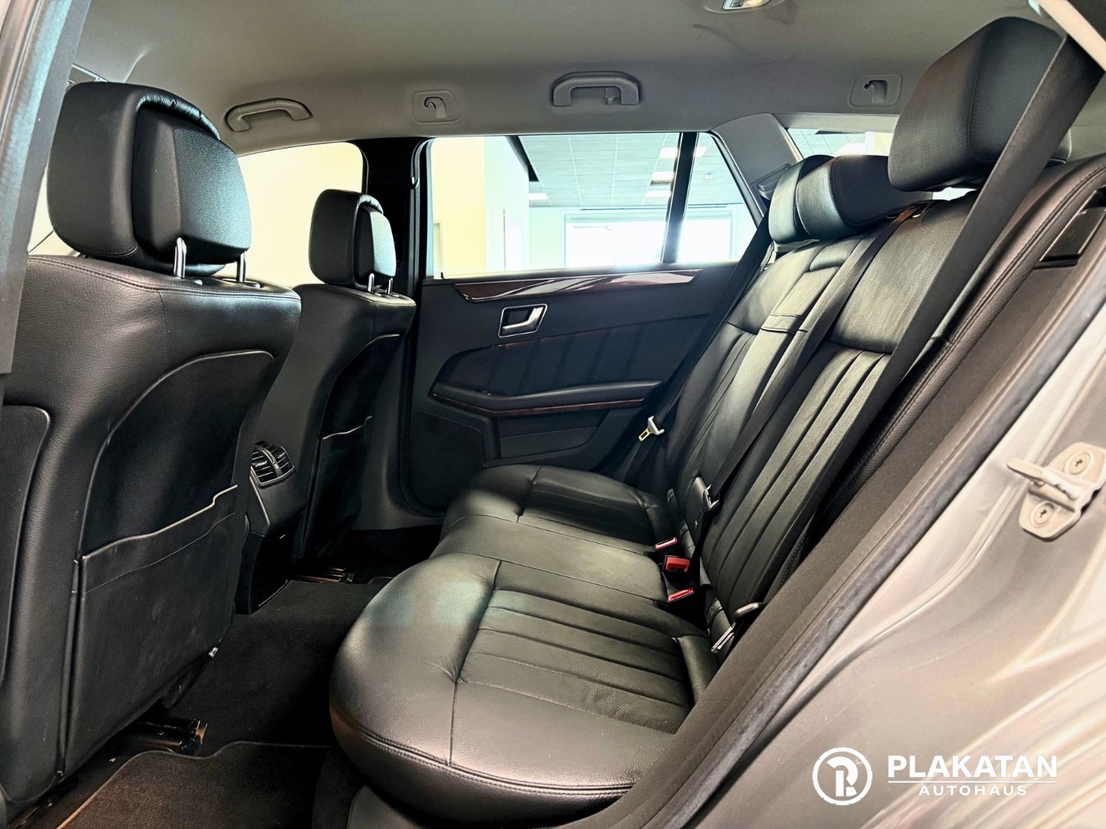 Fahrzeugabbildung Mercedes-Benz E 250 CDI T-Modell Leder AHK MB-Service