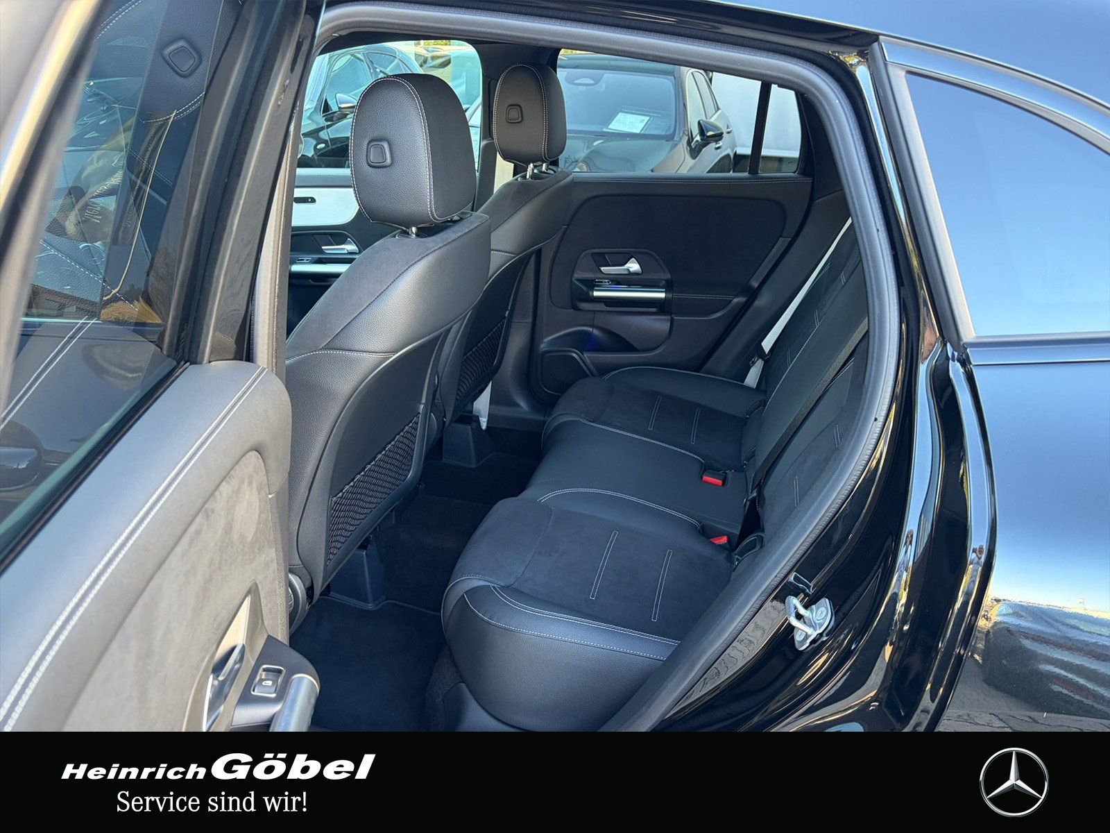 Fahrzeugabbildung Mercedes-Benz GLA 220 d 4M AMG*PANO*AHK*20ZOLL*AMBIENTEBEL