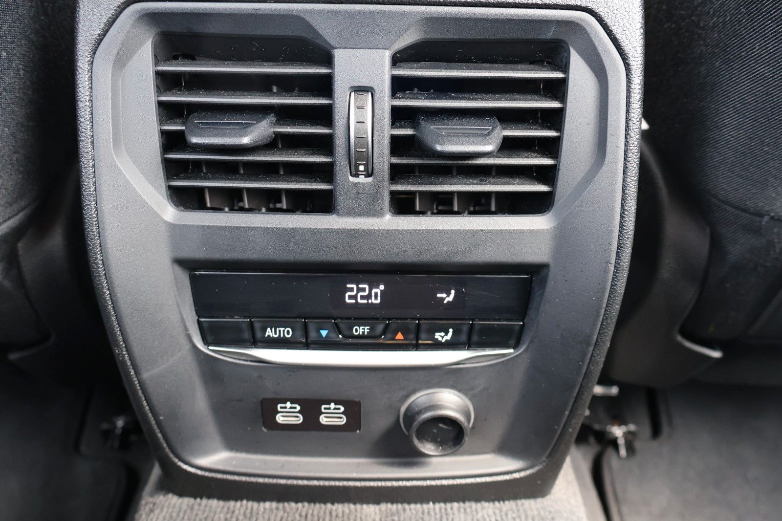 Fahrzeugabbildung BMW 318 Baureihe 3 Lim. 318 d Advantage