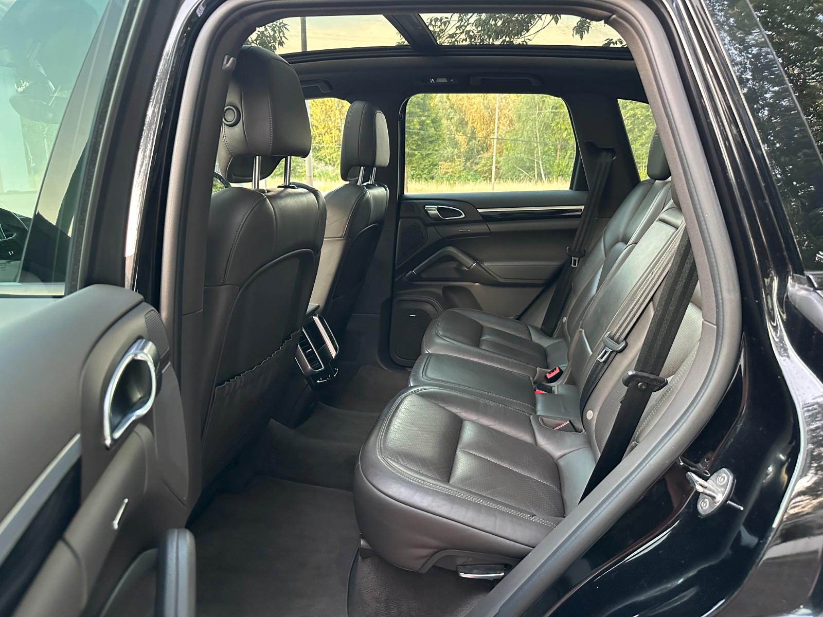 PORSCHE CAYENNE S E-HYBRID PLATINUM EDITION *PANO*LM-21" | 416 ch | 4X4 | BVA | 1-HD, TOP-AUSSTATTUNG!