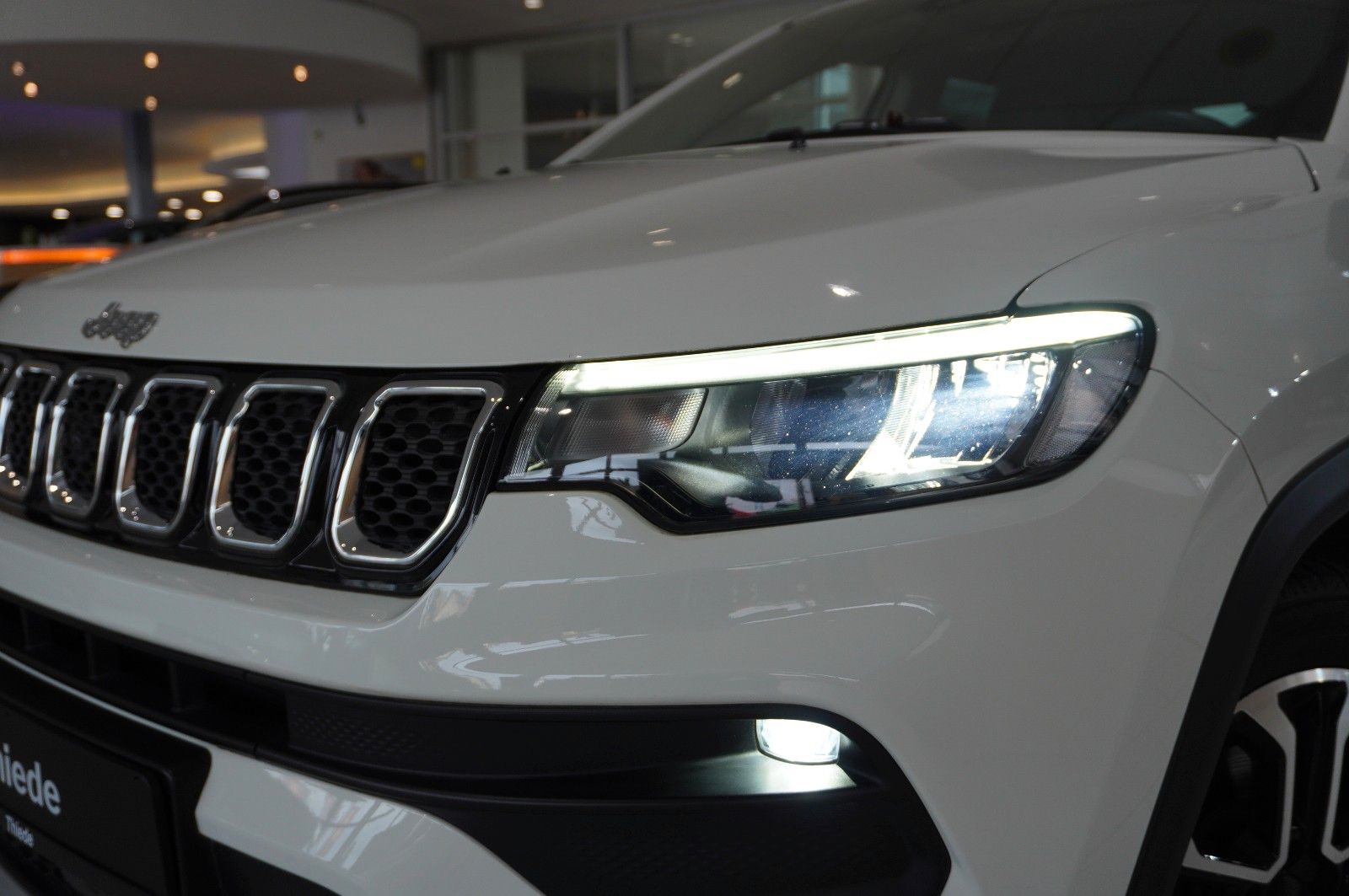 Fahrzeugabbildung Jeep Compass 1.3T GSE LIMITED NAVI/LED/360°/VIRT/DAB+