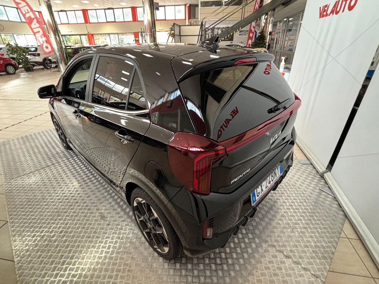 Kia Picanto 1.0 12V 5 porte GT Line imagem 3