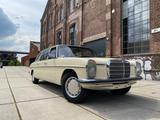 Mercedes-Benz Mercedes Pullman Strich Acht - gebrauchte Mercedes-Benz 200 aus dem Jahr 1975