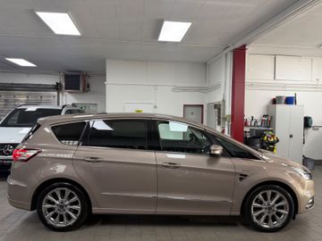 Ford S-Max - 12