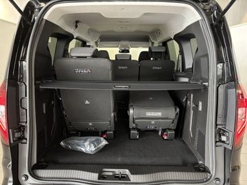 Fotografie des Nissan Townstar DIG-T 130 Kombi L2 N-Connecta 7 Sitze