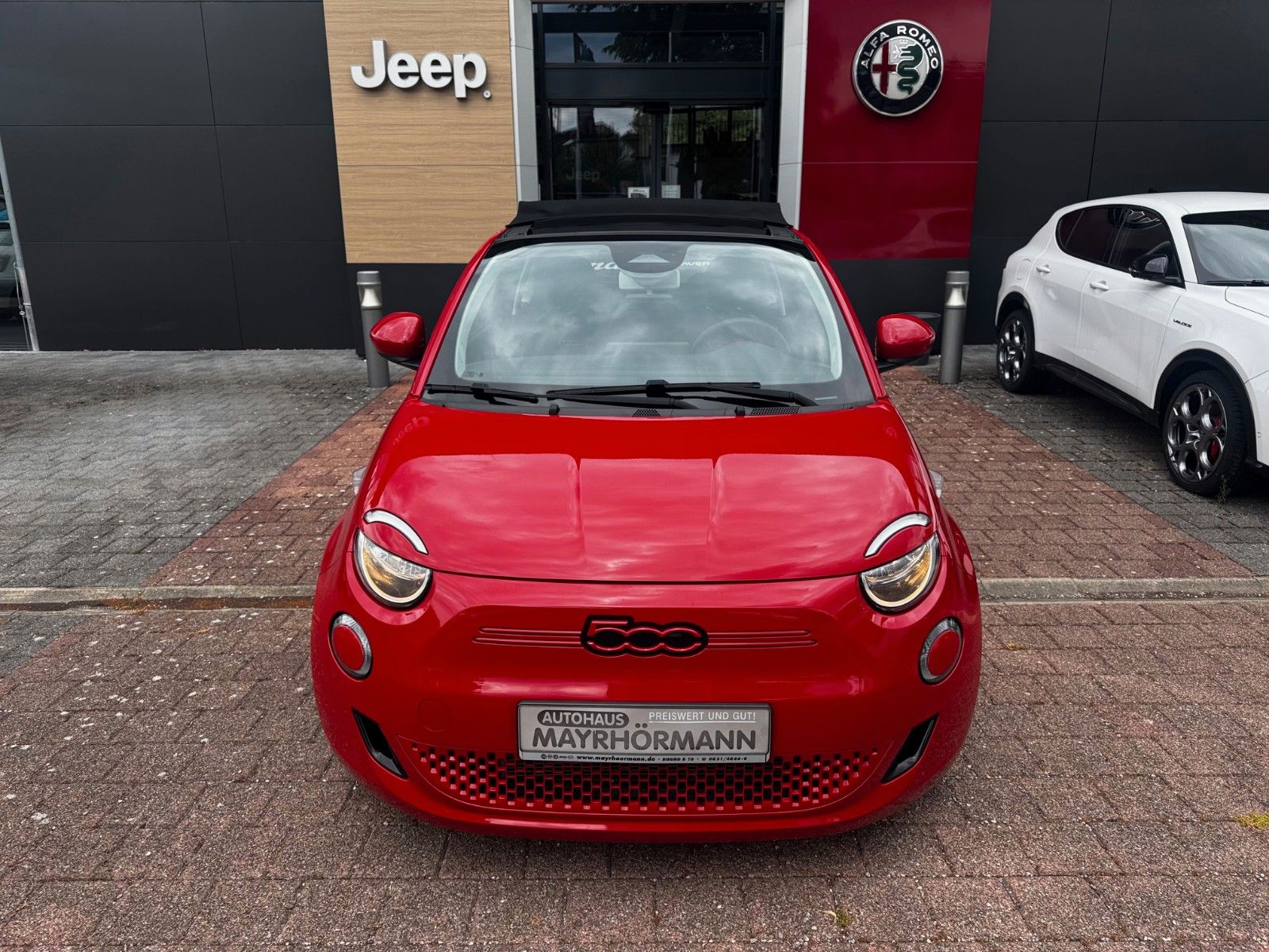 Fahrzeugabbildung Fiat Neuer 500E Cabrio (RED) NAVI KAMERA SITZHEIZUNG