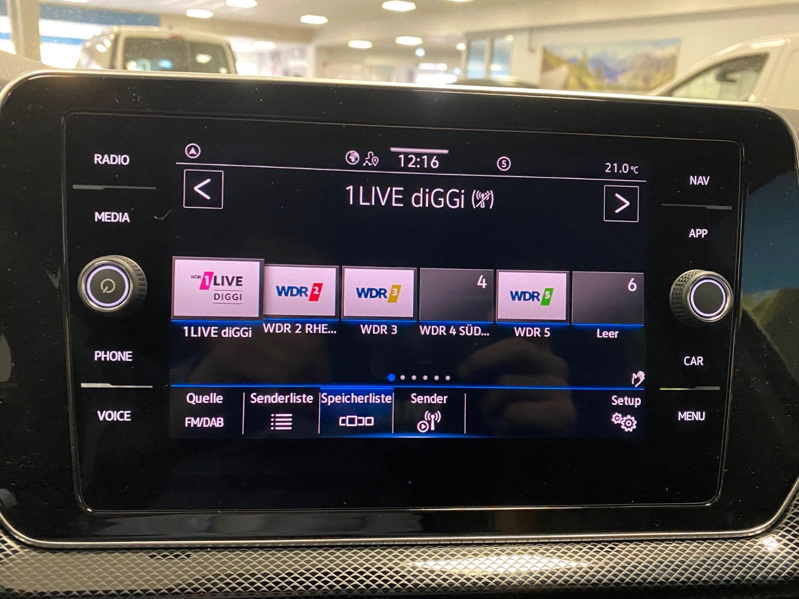 Fahrzeugabbildung Volkswagen T-Cross 1.5 TSI DSG R-Line+2029 GARANTIE+ACC+AHK