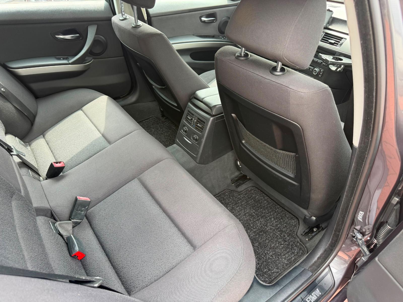 BMW 320i TOURING 170CH