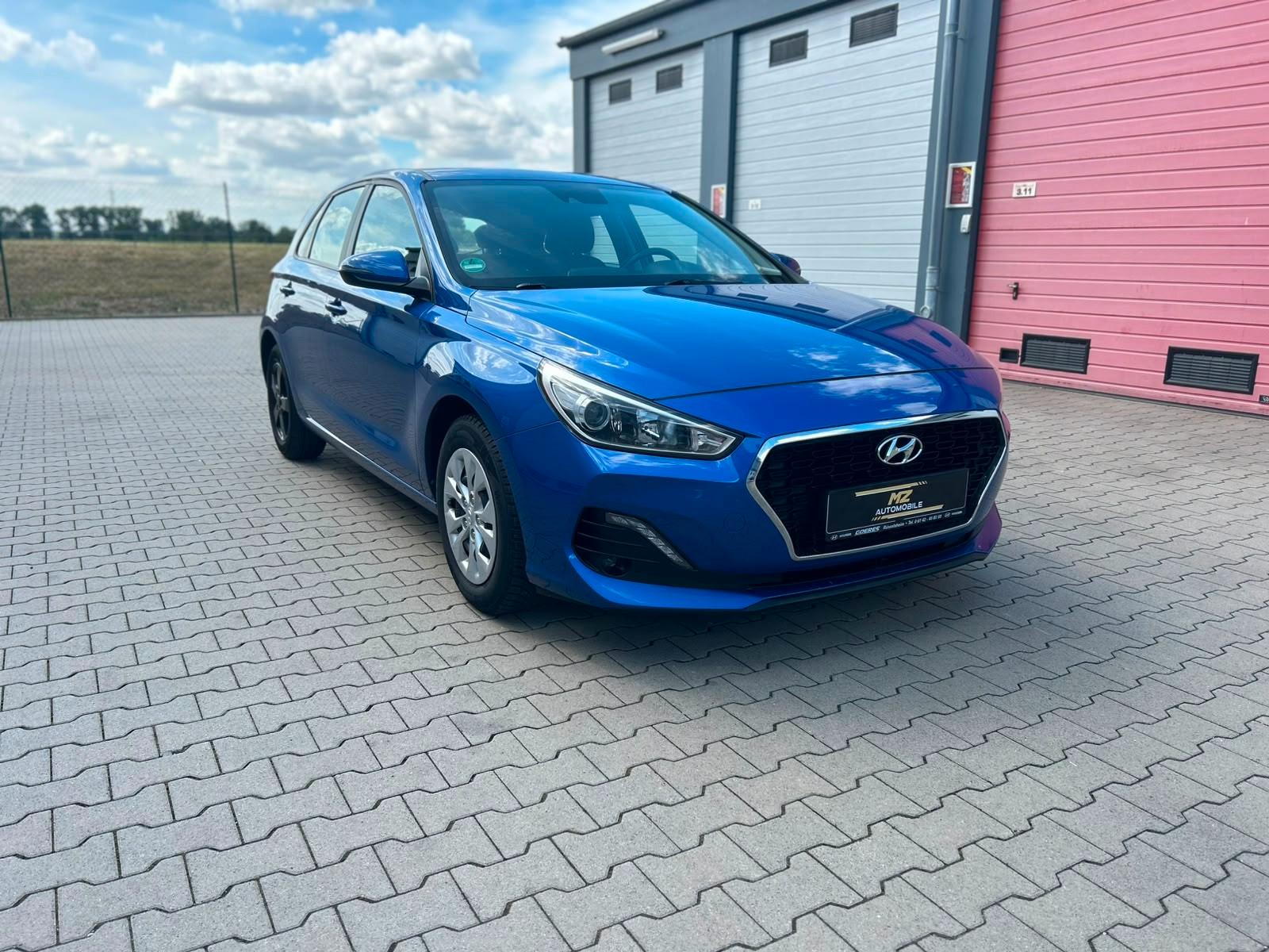 Hyundai i30 1.4 B  Trend,Navi Kamera,1 Hand