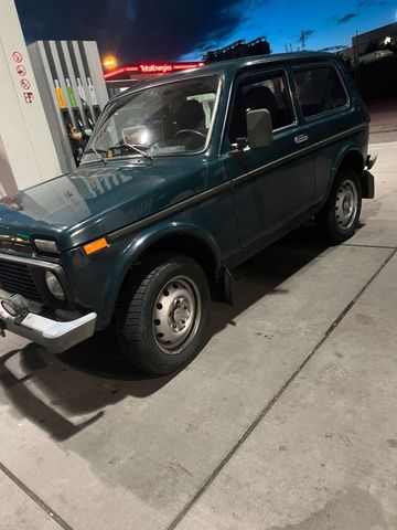 Lada Niva zu verkaufen