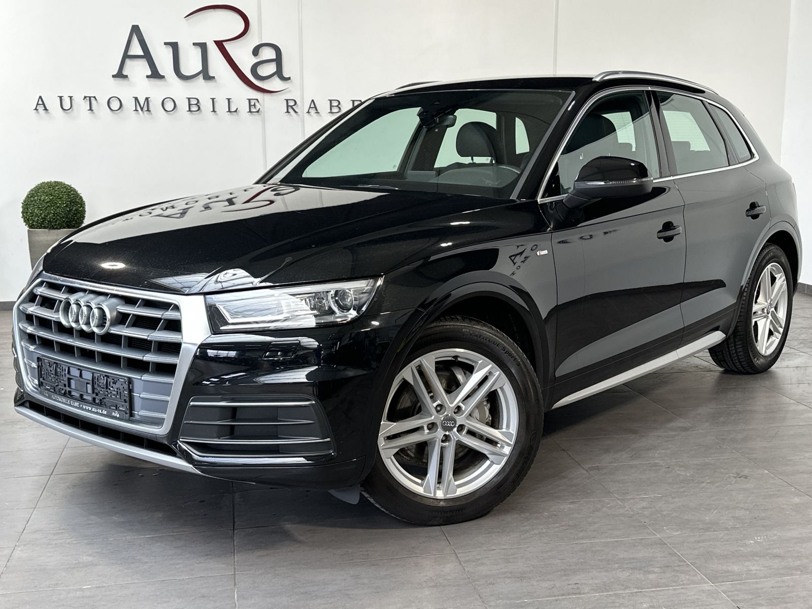 Fahrzeugabbildung Audi Q5 35 TDI S-Line NAV+XEN+AHK+STANDHEIZUNG+1HD+PP