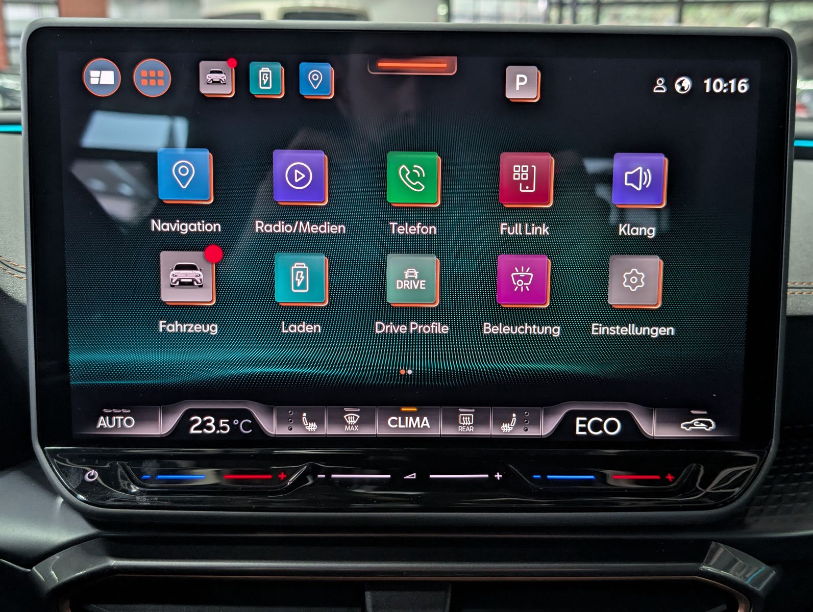 Fahrzeugabbildung CUPRA Leon 1.5 e-Hybrid PLUG-IN LED INTELIG-DRIVE EDGE