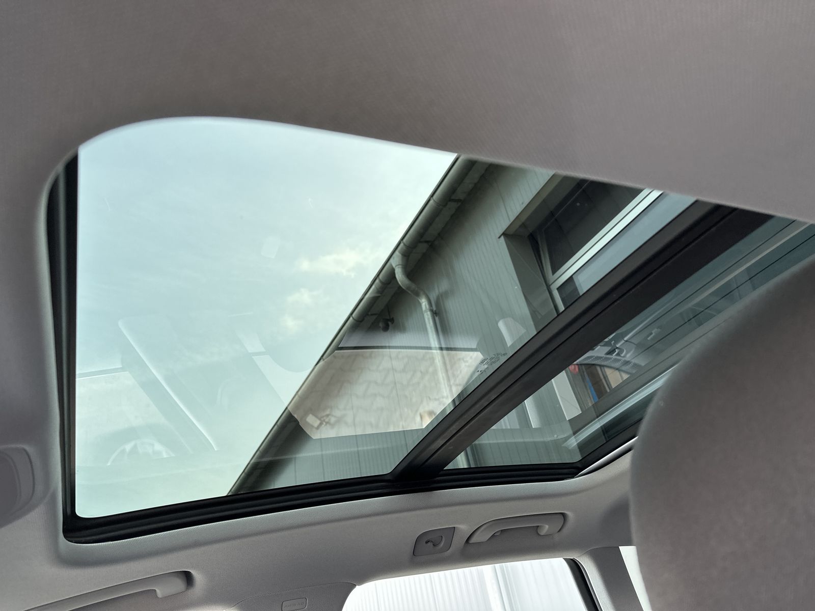 Fahrzeugabbildung Audi A4 Avant 35 TFSI Sport XEN+PANORAMA+DAB+SHZ+EPH