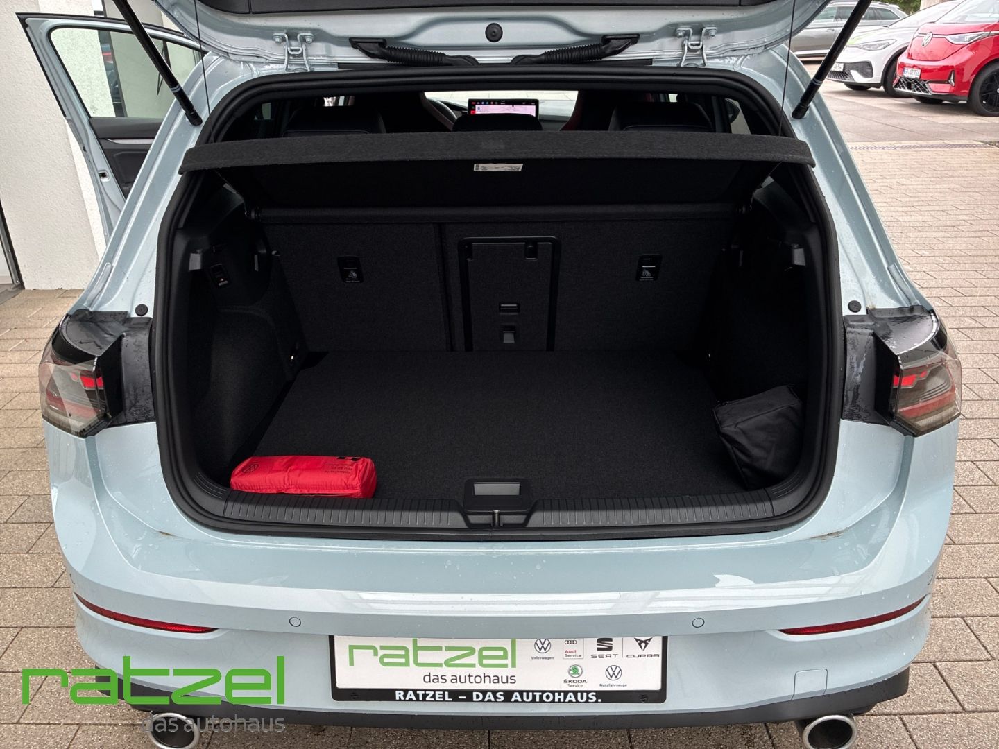 Fahrzeugabbildung Volkswagen Golf GTI 2.0 TSI DSG Leder+Harman+LED+ACC+PDC