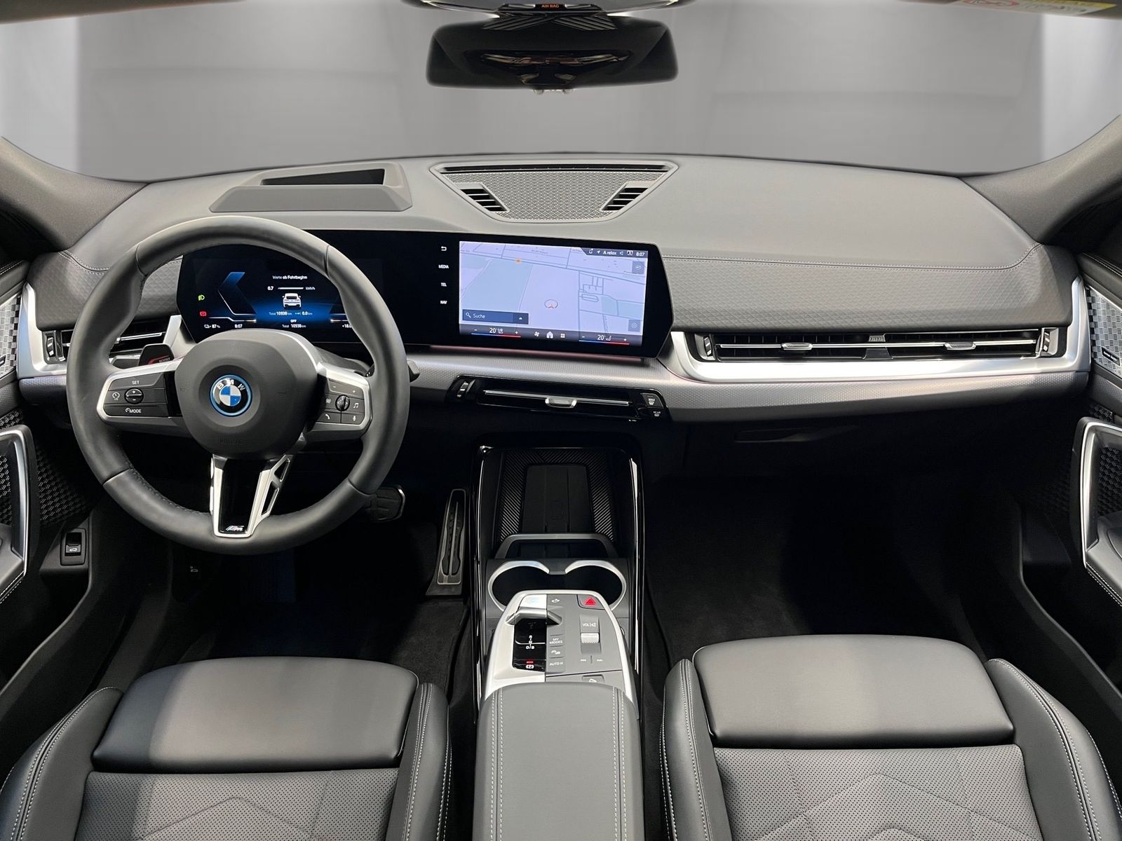 BMW iX2 - Bild 12