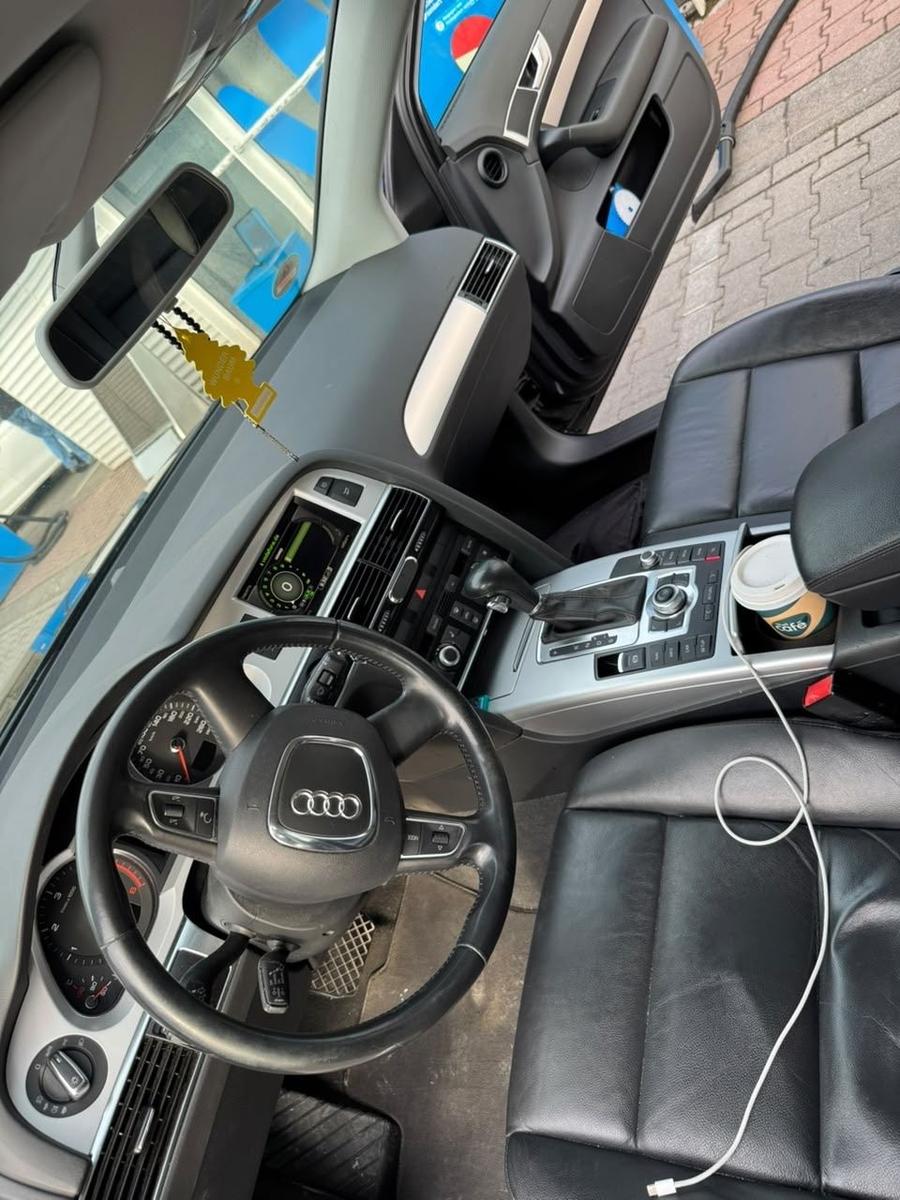 Audi A6 2011 — interior