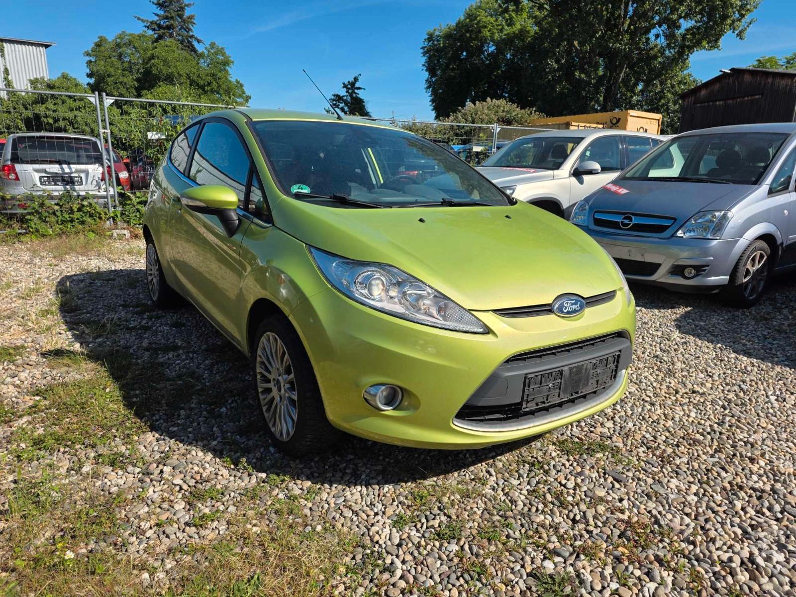 Ford Fiesta Titanium! Januar 27 Tüv! 1 Hand! Hagel!