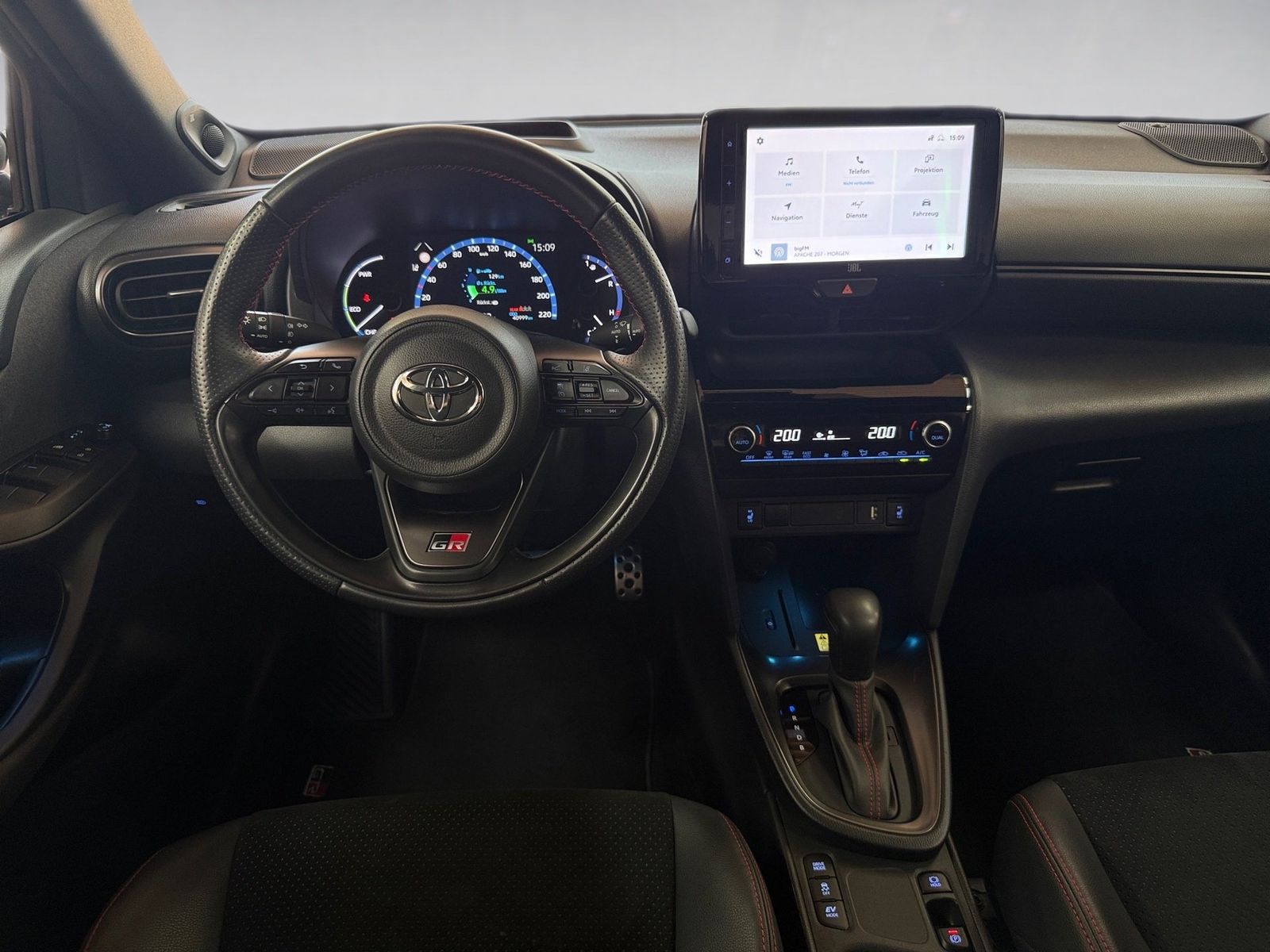 Fahrzeugabbildung Toyota Yaris Cross 1.5 GR Sport HUD,KlimaA,LED,LM 18