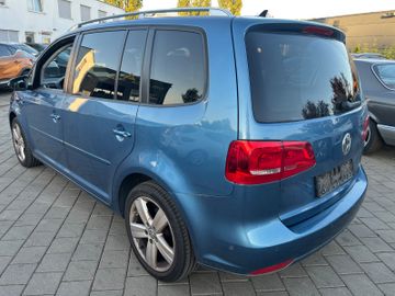 Volkswagen Touran - 4