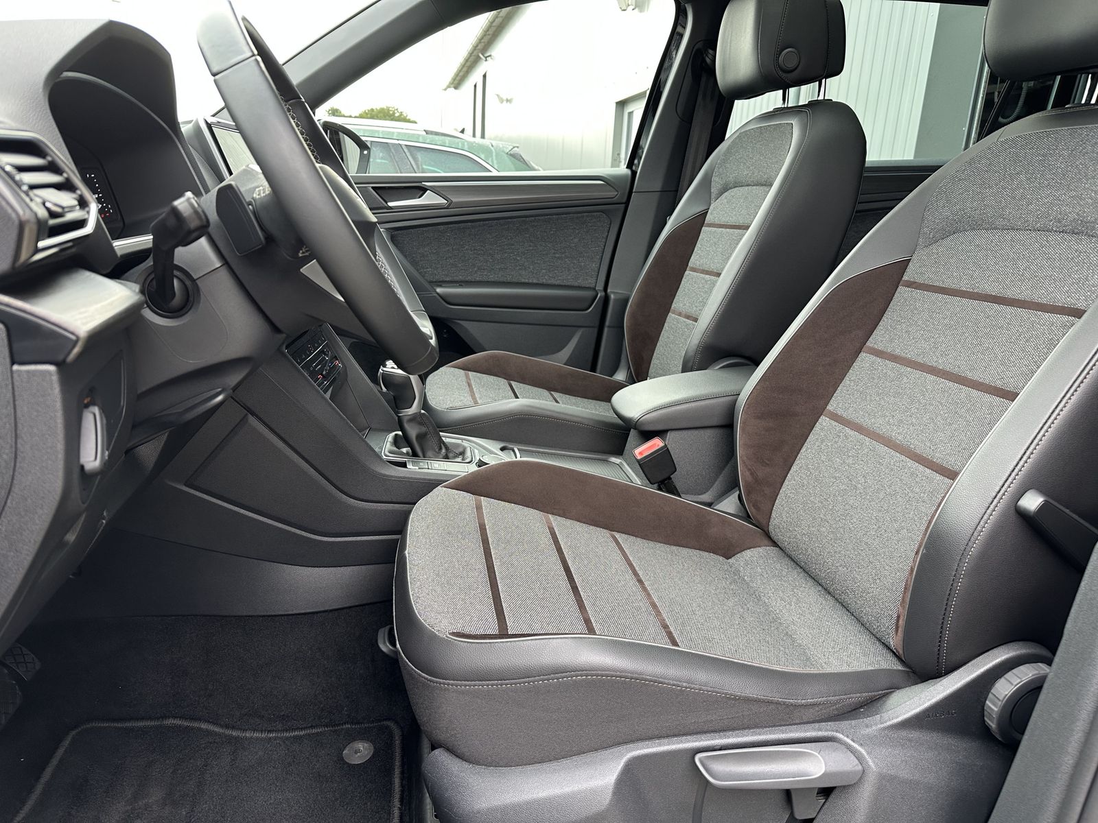 Fahrzeugabbildung SEAT Tarraco 2.0 TSI DSG 4D XC NAV+LED+AHK+PANO+20ZO