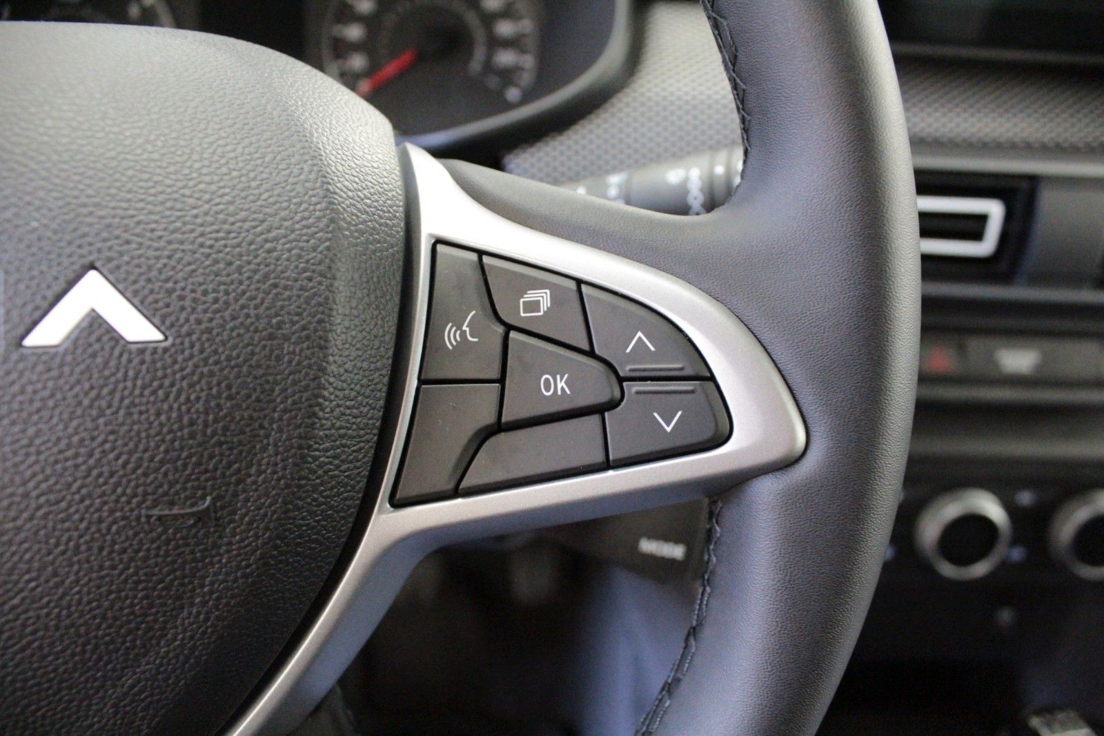 Fahrzeugabbildung Dacia Jogger TCE 110   Expression 5-Sitzer   *15518