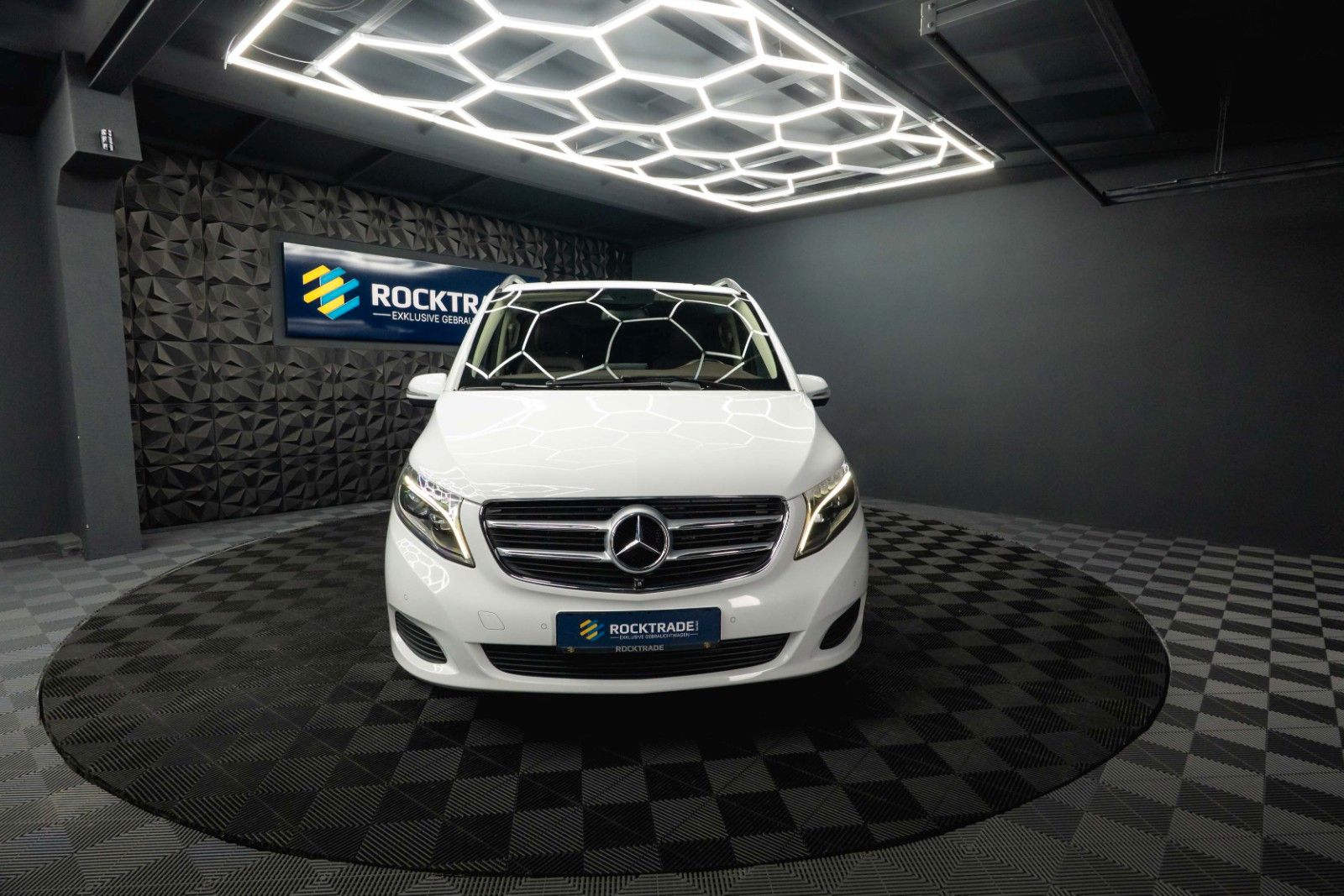 Fahrzeugabbildung Mercedes-Benz V 250 CDI AVANTGARDE EDITION 4MATIC | LED | 19%