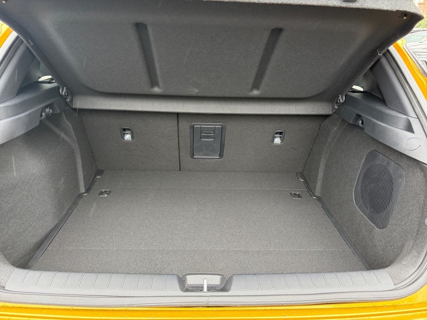 Fahrzeugabbildung Kia K4 1.6 T-GDI 132 kW GT-Line HUD El. Panodach Nav