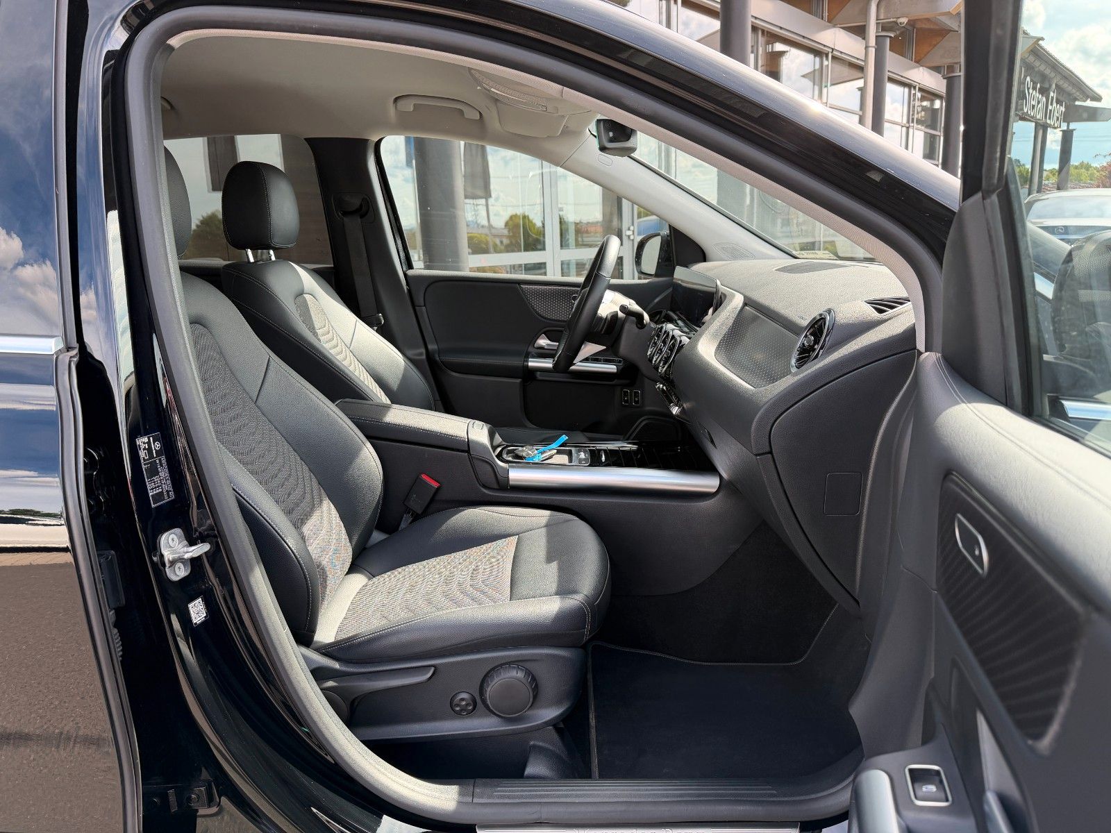 Fahrzeugabbildung Mercedes-Benz B 250 e Progressive MBEAM+R-Kamera+Carplay+MBUX