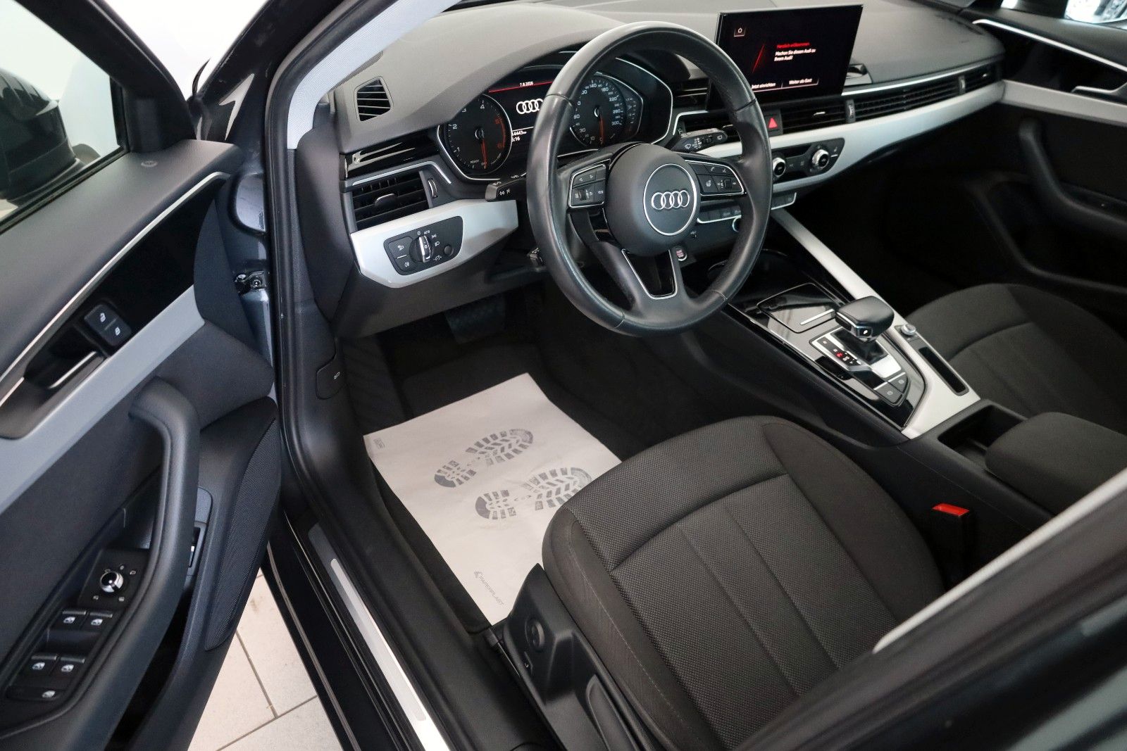 Fahrzeugabbildung Audi A4 Avant 35 TDI advanced Navi,LED,Panorama,SH,