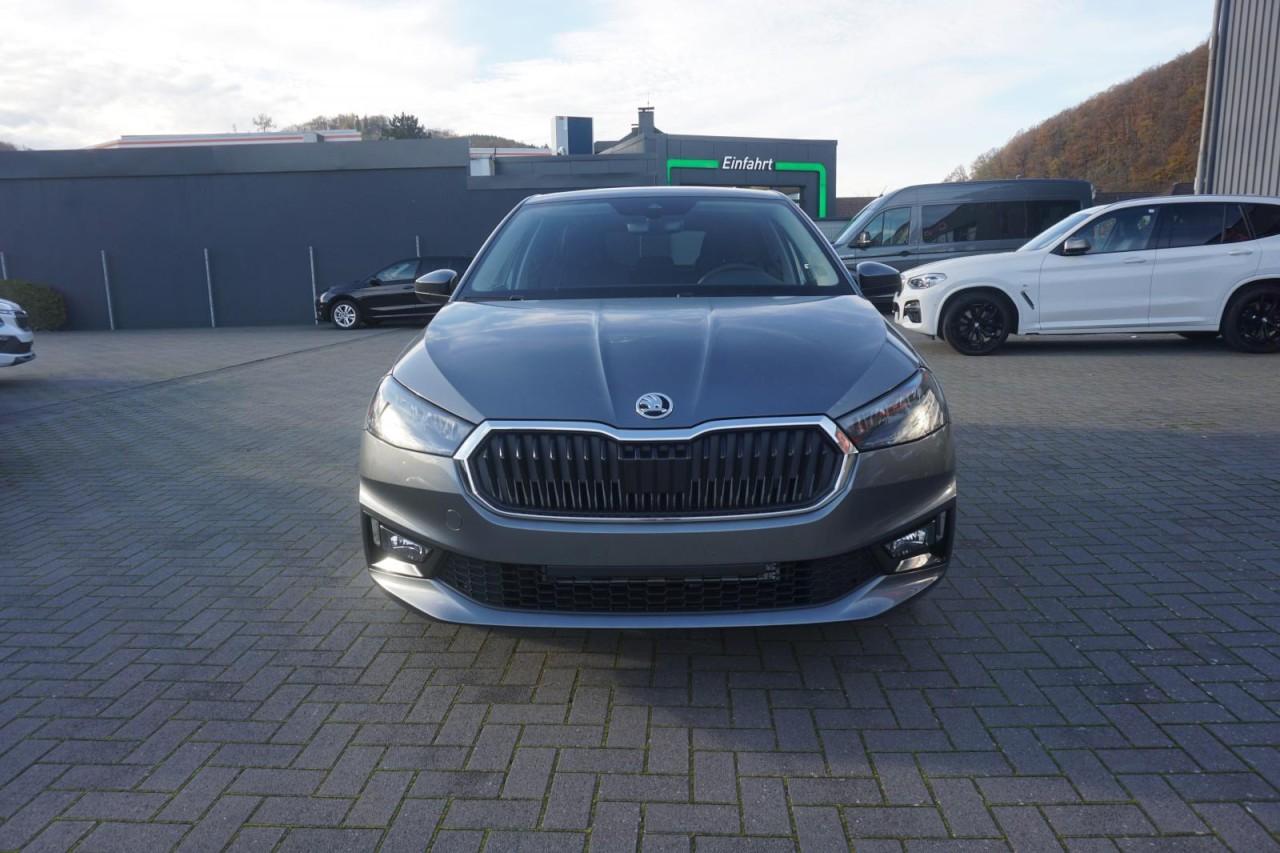 Skoda Fabia 1.0 MPI Neuwertig 10km Kamera Sitzheizung 