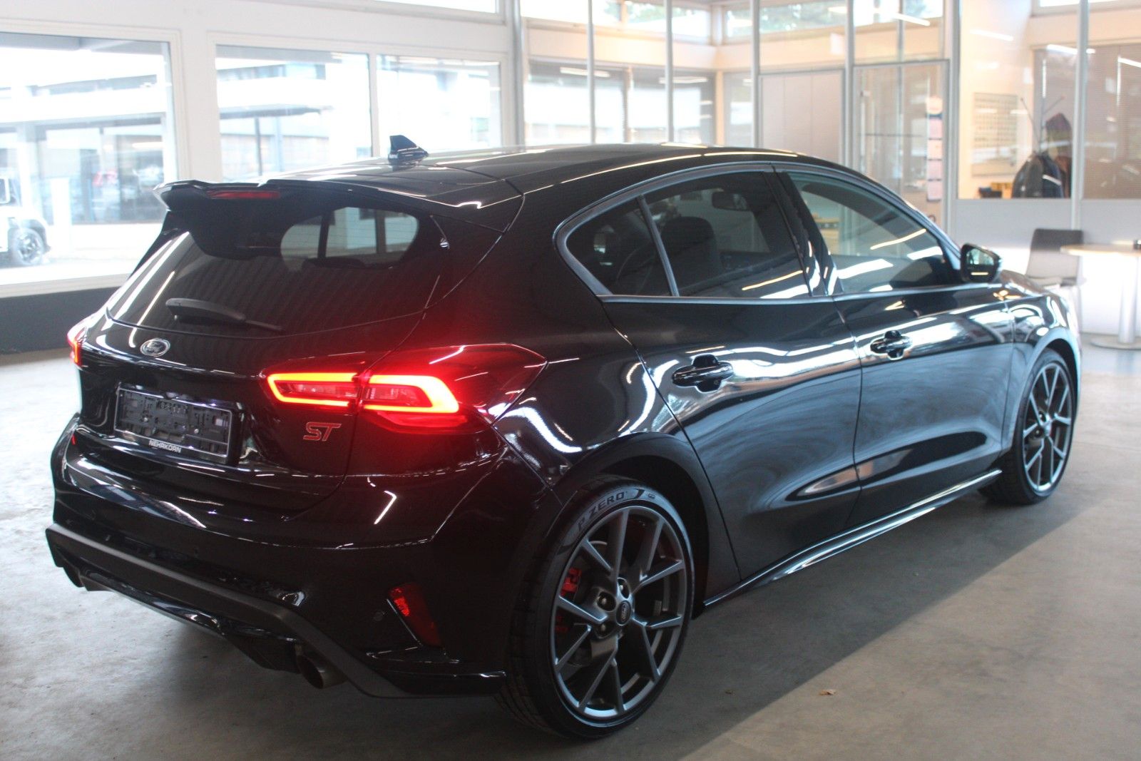 Fahrzeugabbildung Ford Focus ST X Aut. Matrix-LED HUD B&O WinterPak uvm