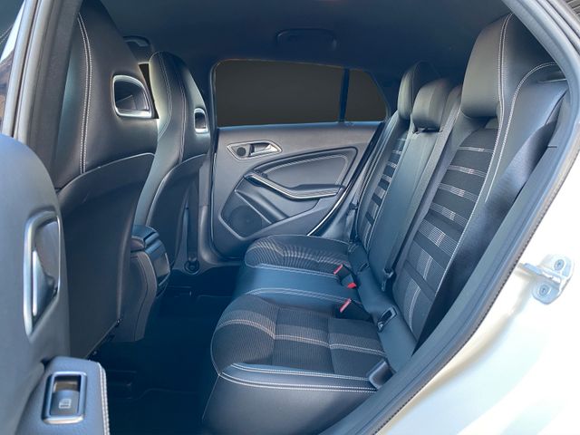 Mercedes-Benz CLA 180 Shooting Bra