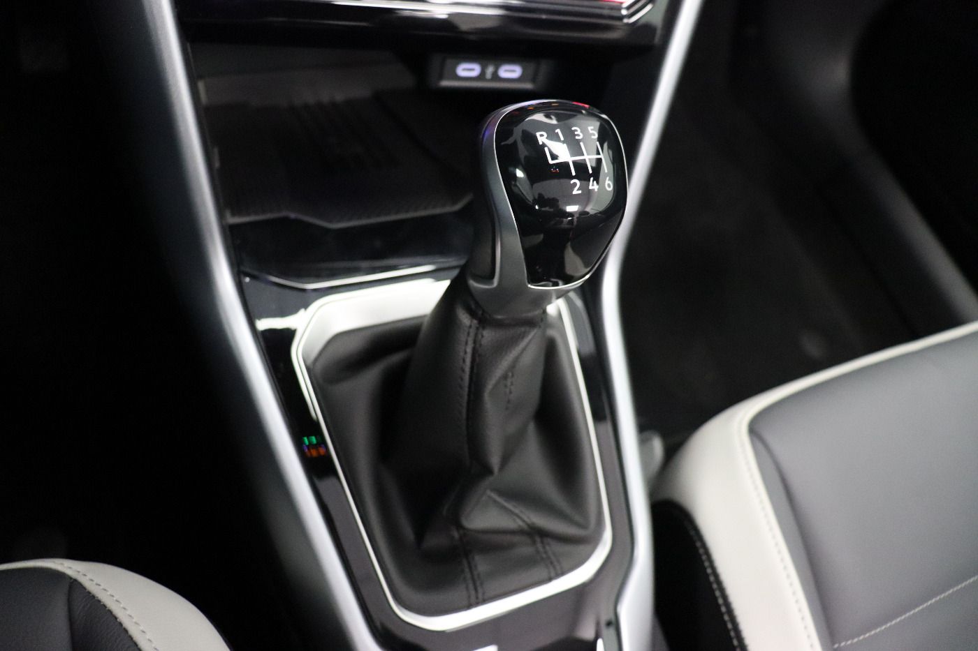 Volkswagen T-Roc - Bild 11