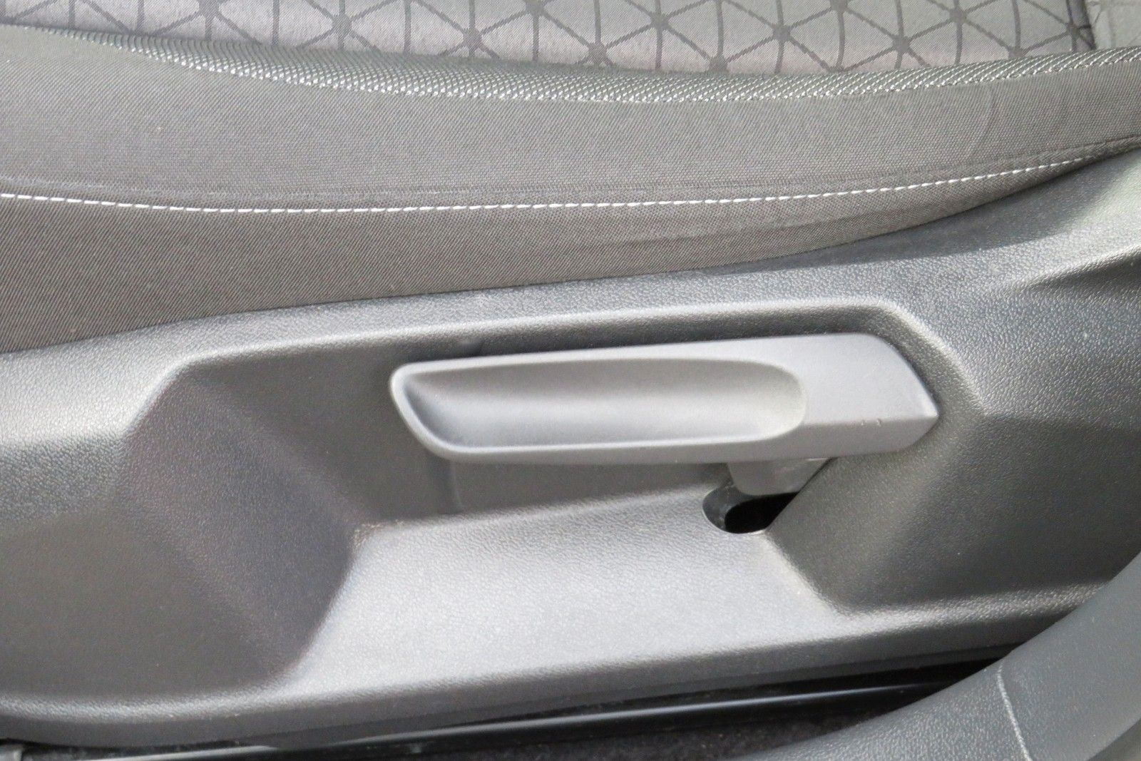 Fahrzeugabbildung Volkswagen T-Cross Life NAVI PDC SITZH DIGITAL-COCKPIT PRO