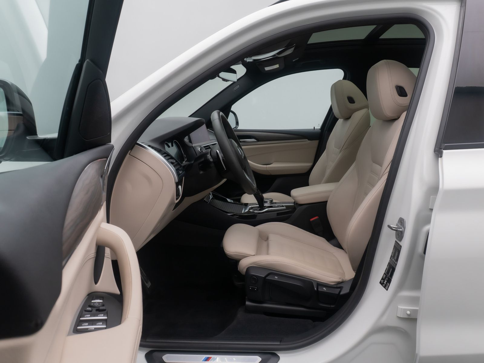 Fahrzeugabbildung BMW X3 xD20d M Sport Kamera Panorama HUD DAB HiFi