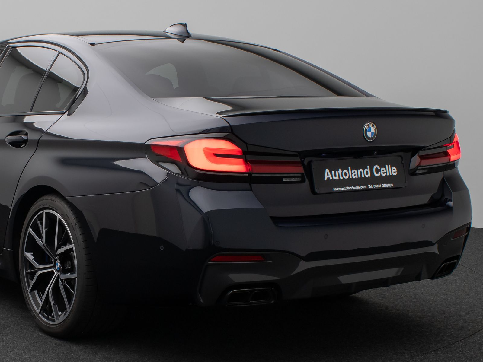 Fahrzeugabbildung BMW M550i xD Glasdach Laser 360°HUD DAB H/K SoftCl