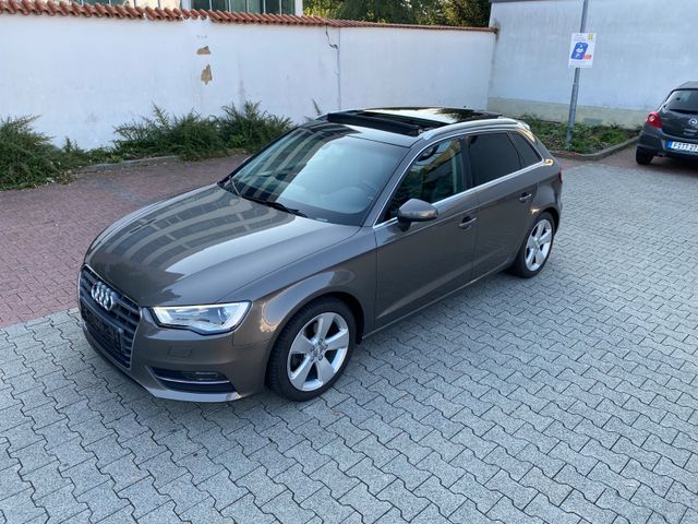 Audi A3 2.0 TDI Sportback/Panorama/LED/Großes Navi/