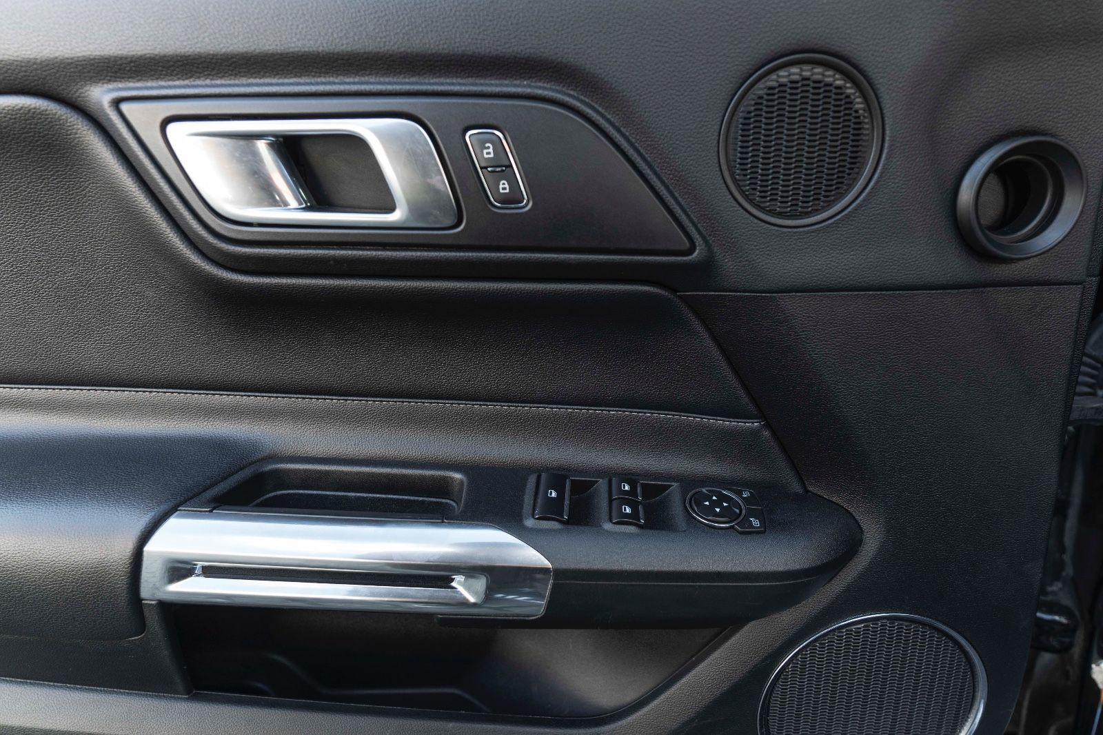 Fahrzeugabbildung Ford Mustang GT 5.0L Kabrio LED KAM NAV SHZ/SZK