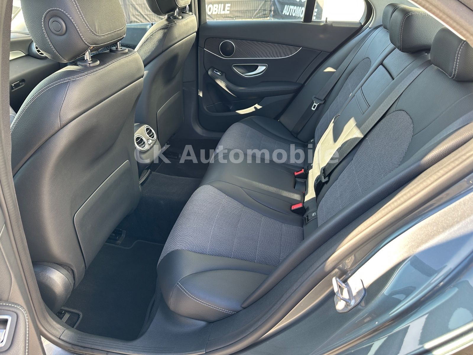 Fahrzeugabbildung Mercedes-Benz C 200 CGI Lim. Avantgarde Autom./Navi/LED/ILS