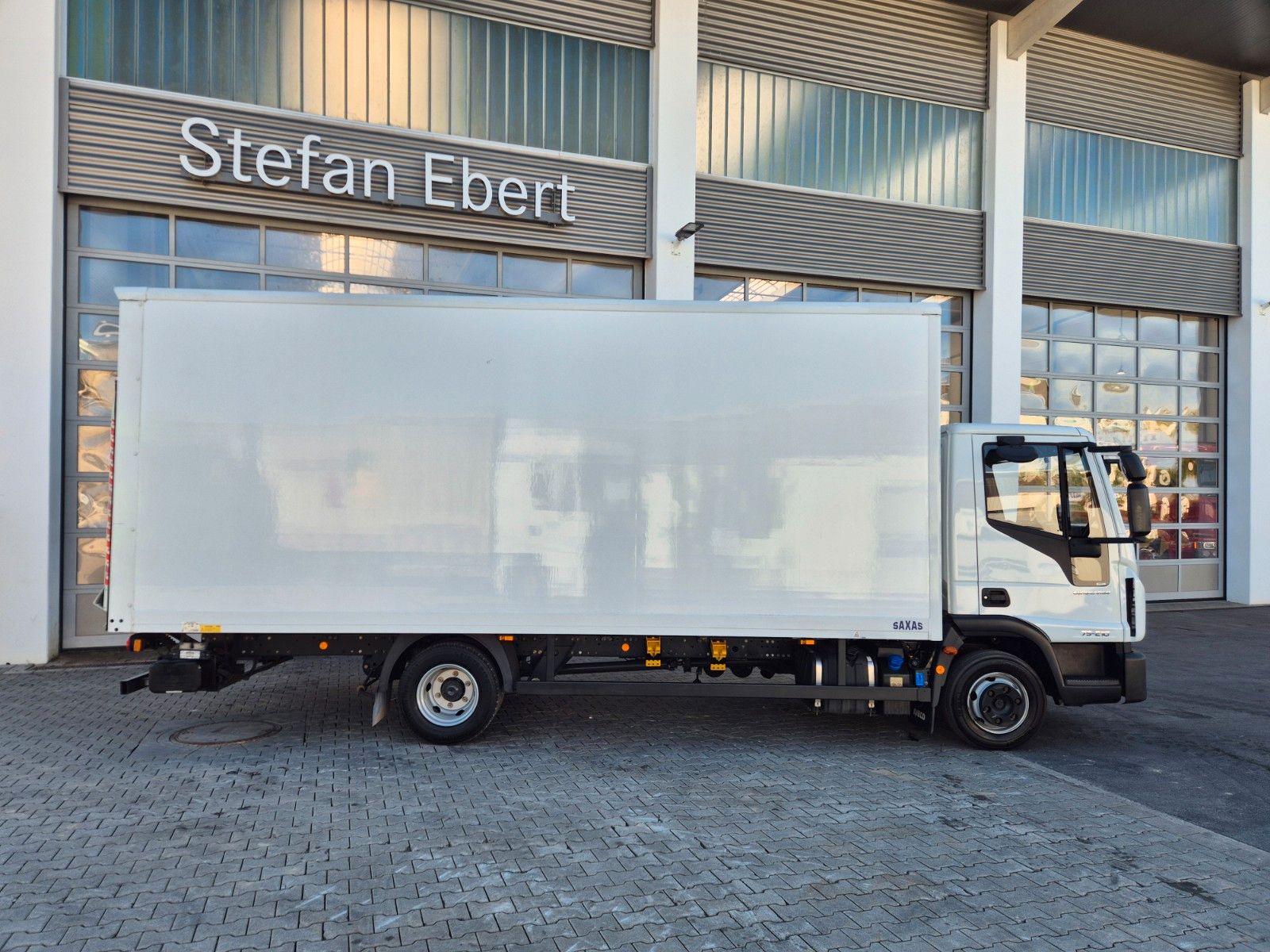 Fahrzeugabbildung Iveco Eurocargo 75-210/P LBW 1.000kg 3 Sitze Klima